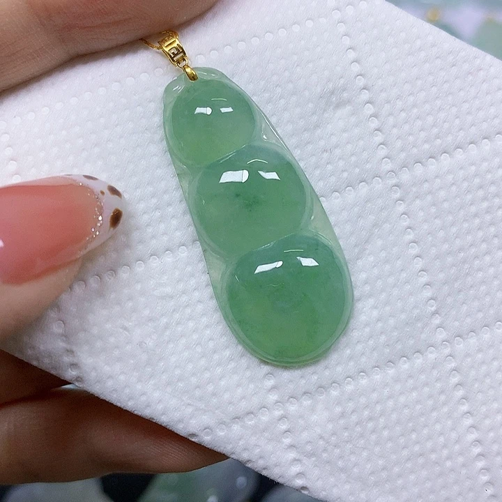 翡翠18K金镶嵌颈饰挂件