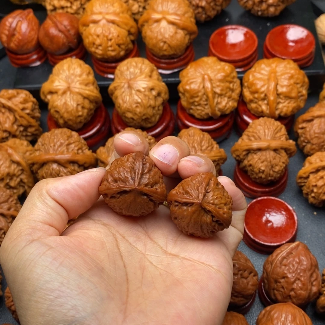 文玩核桃把件三棱