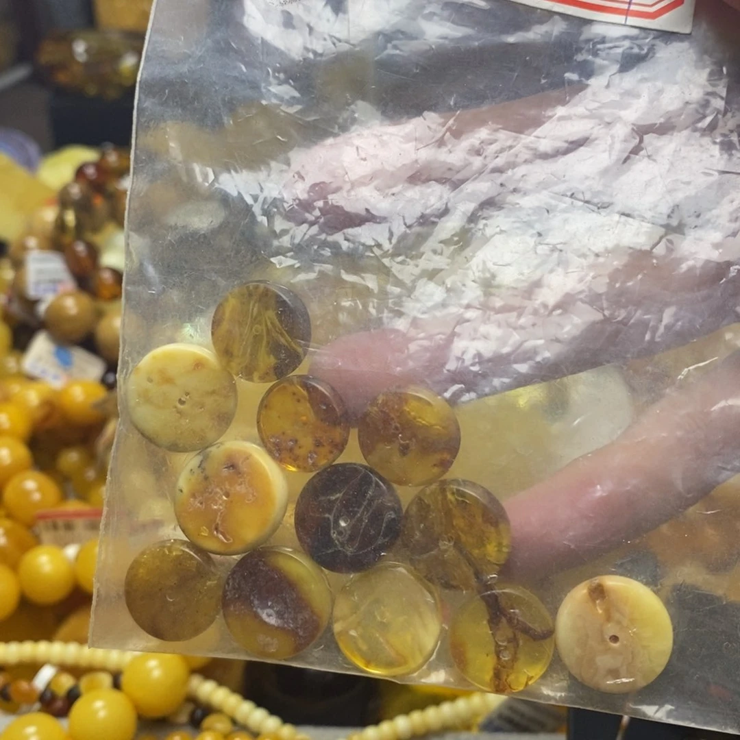 未镶嵌琥珀珠宝奇石