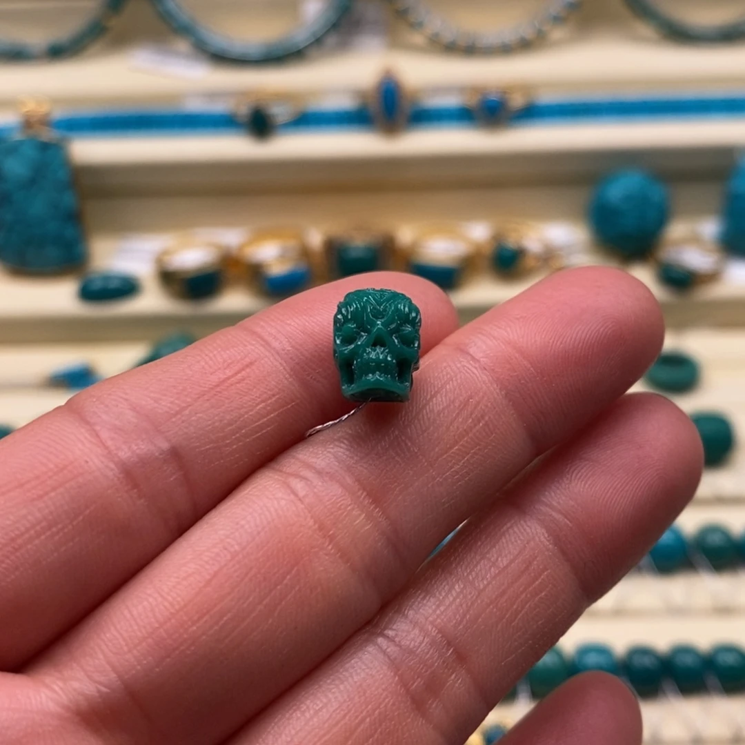 绿松石未镶嵌珠宝奇石直径7.8×10骷髅