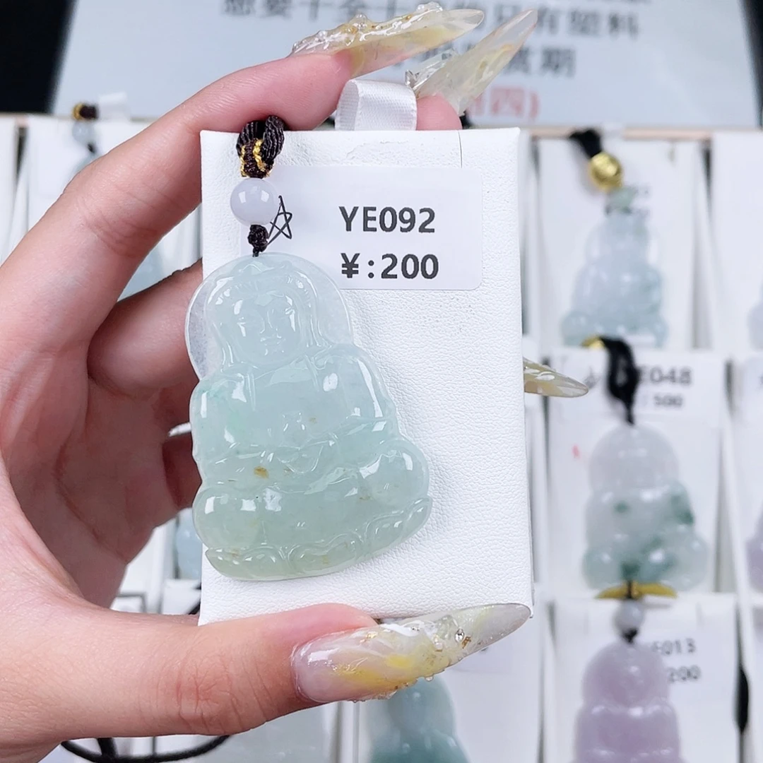 翡翠未镶嵌颈饰YE092