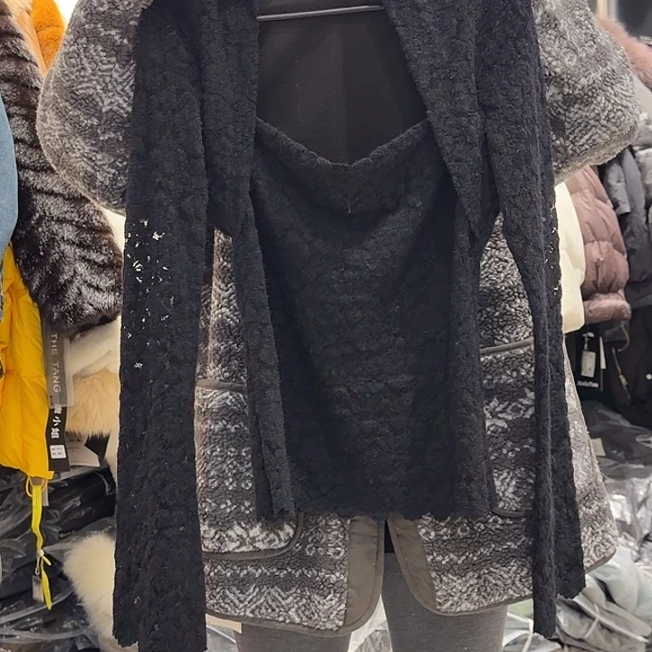 黑色西装外套也有的穿