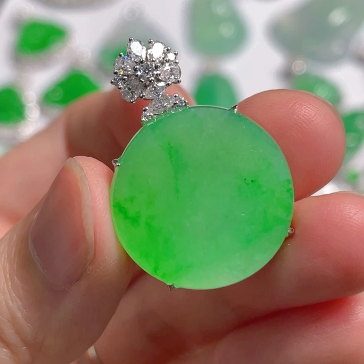 翡翠18K金镶嵌吊坠(不含链)