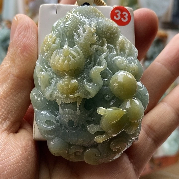 翡翠未镶嵌颈饰每天