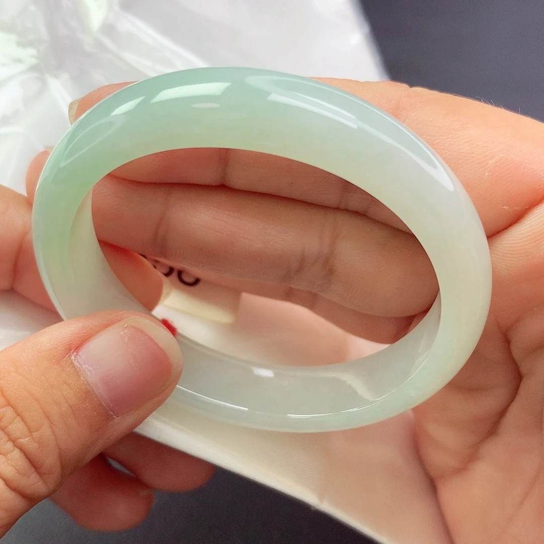 【闪购商品】未镶嵌手镯翡翠贵妃880856