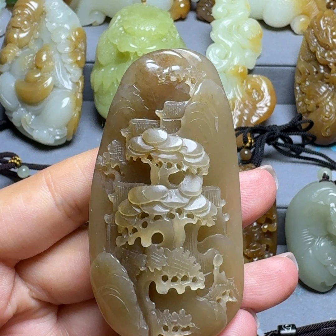 和田玉未镶嵌颈饰