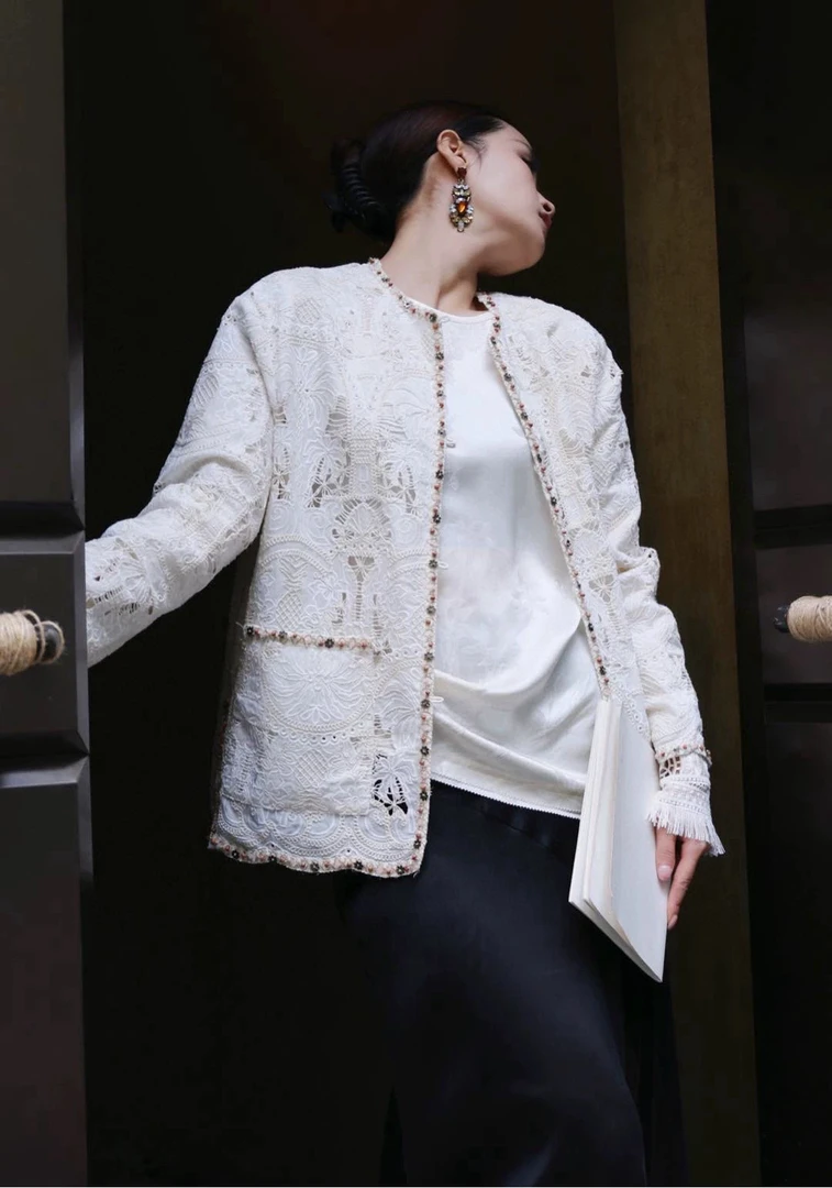 【小姿源头】重磅波西米亚刺绣订珠时尚圆领镂空钉珠刺绣开叉外套