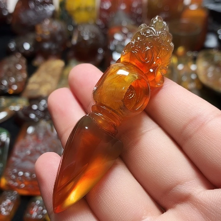 琥珀未镶嵌裸石34