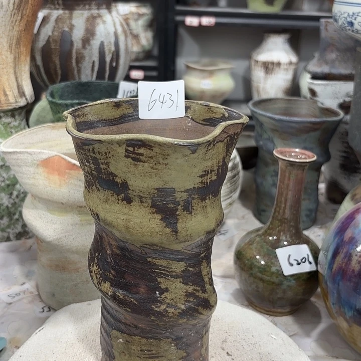 摆件高21，口12，有孔6431