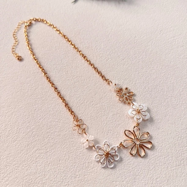 铜合金树脂项链 小众设计感花朵项链bw1673链长39-48