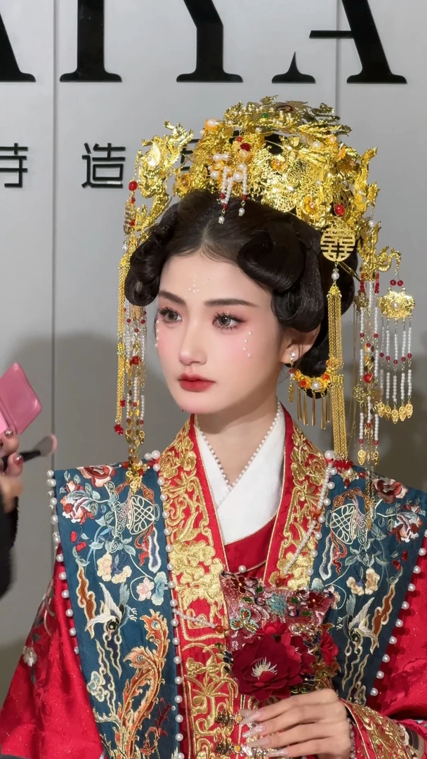 新娘头饰凤冠明制金色结婚流苏古风凤冠0040