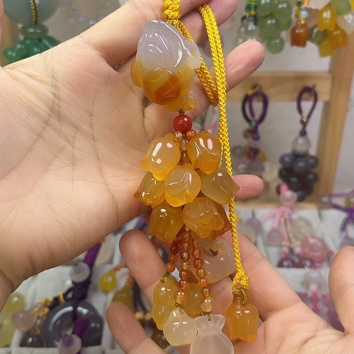 汽车挂件福利款金蟾黄色铃兰花