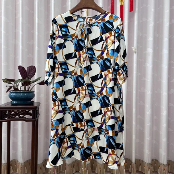 胖人坊大码真丝连衣裙3376