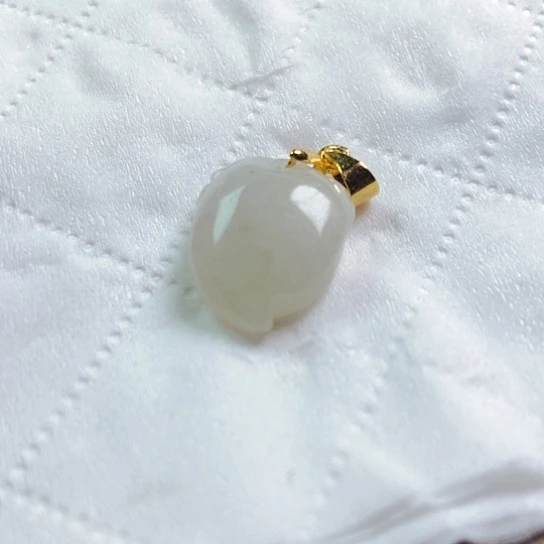 翡翠颈饰未镶嵌天****远吊坠