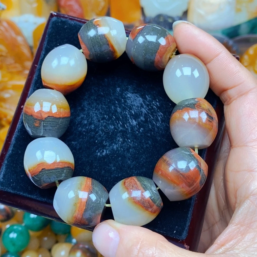 石英质玉（黄龙玉）颈饰未镶嵌