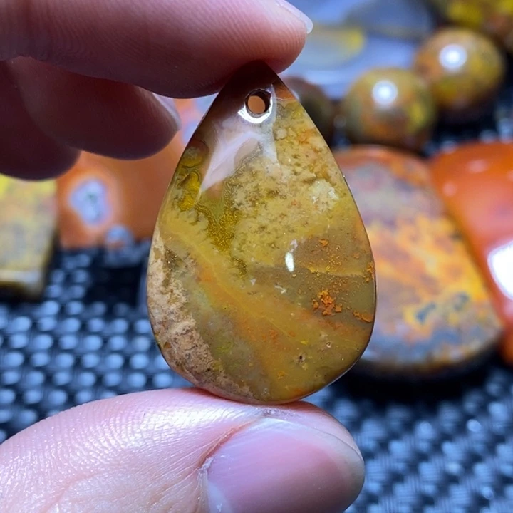 玛瑙/玉髓颈饰未镶嵌