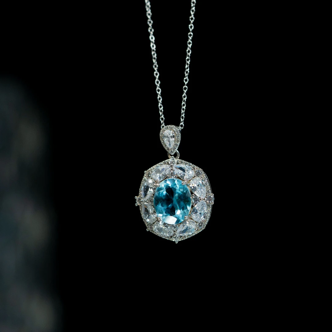 托帕太阳花吊坠轻奢