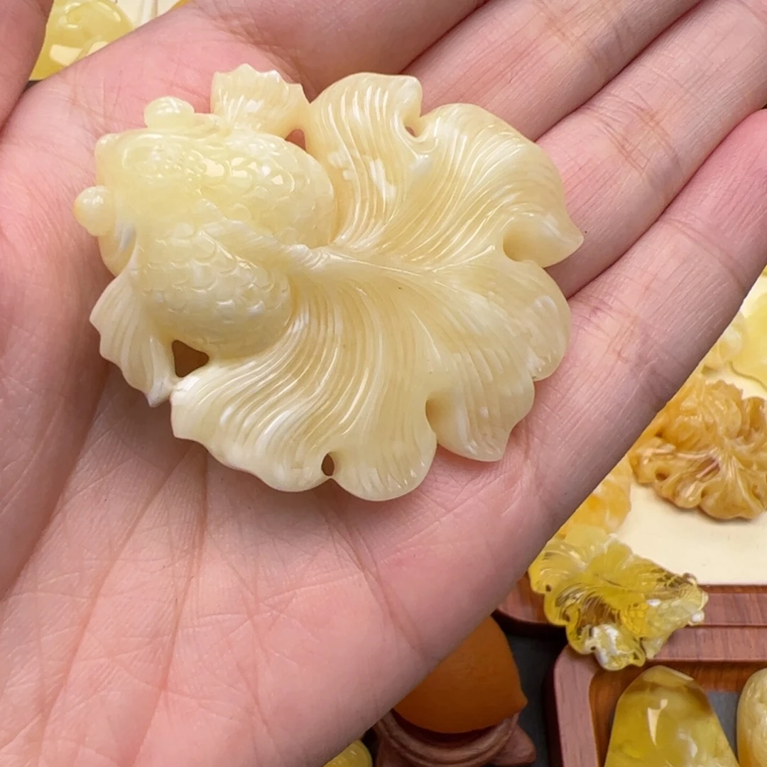 浅***语未镶嵌琥珀裸石蜜蜡