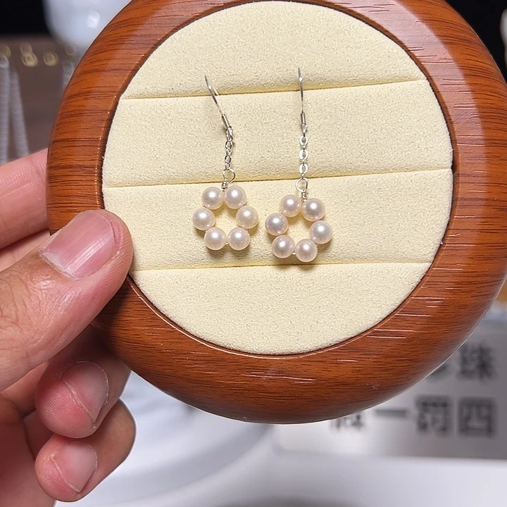 银S925镶嵌耳饰淡水珍珠
