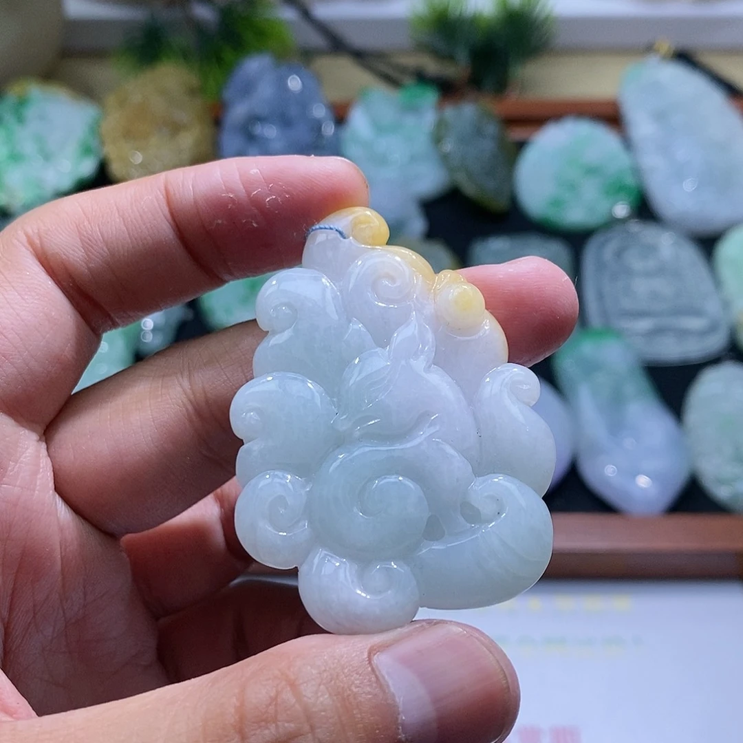 【闪购商品】翡翠颈饰未镶嵌九尾狐