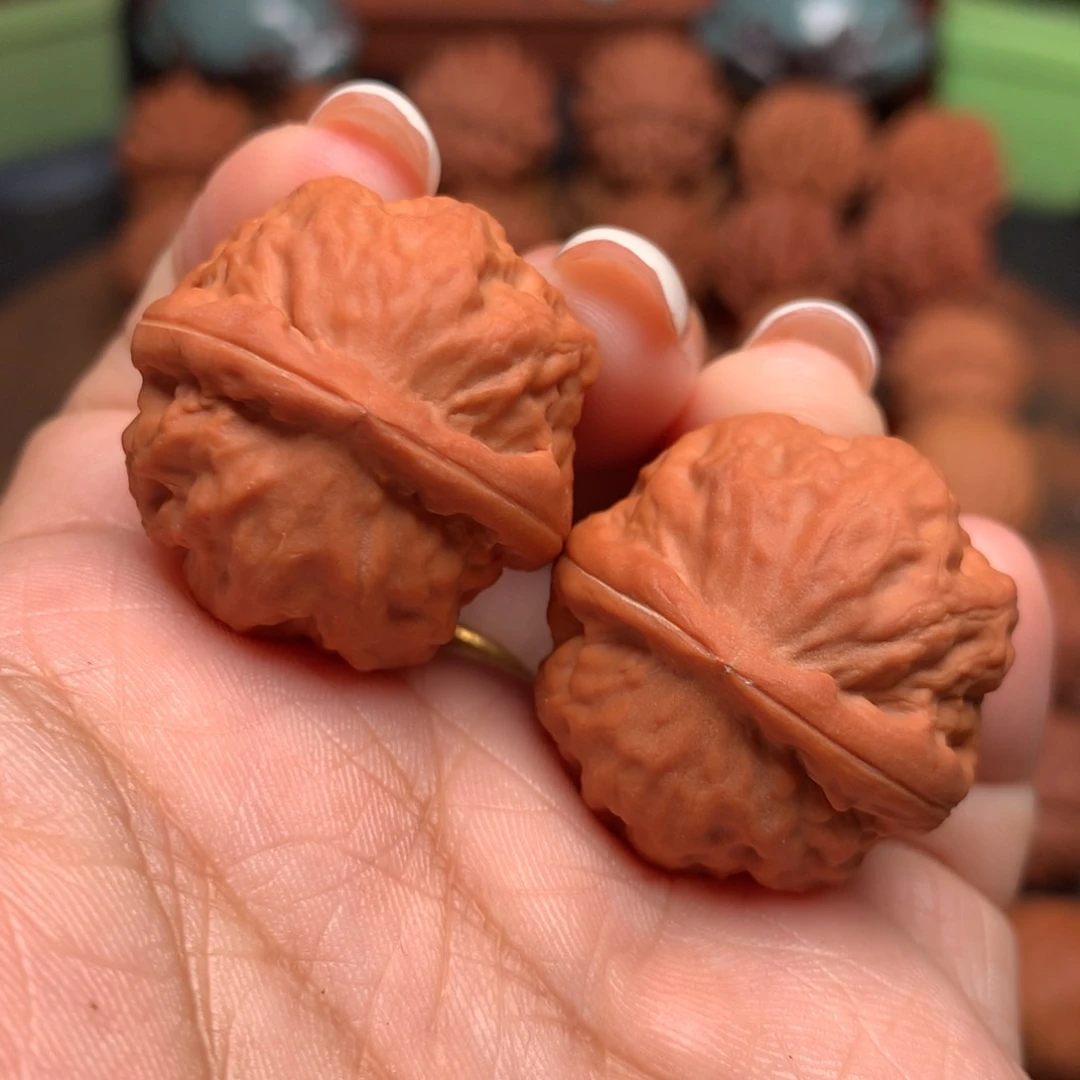 把件桃核徐石方尊
