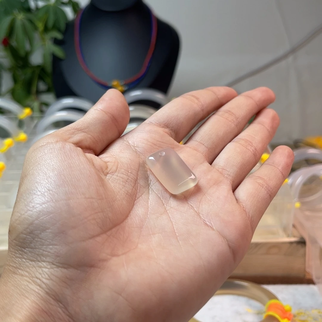 石英质玉银S925镶嵌耳钉