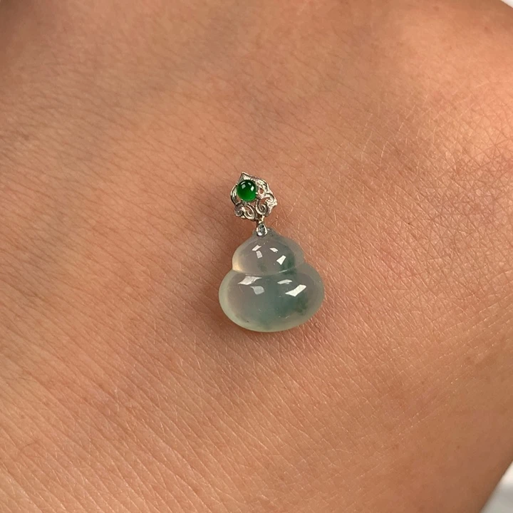 翡翠颈饰18K金镶嵌葫芦