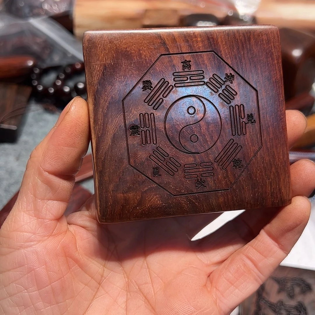 交趾黄檀（大红酸枝）春