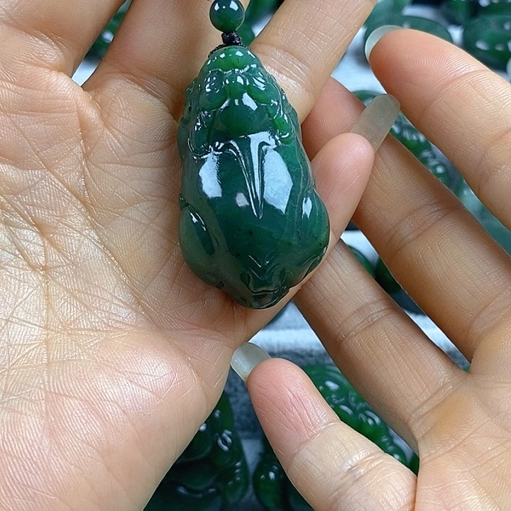 吊坠(不含链)未镶嵌和田玉（碧玉）