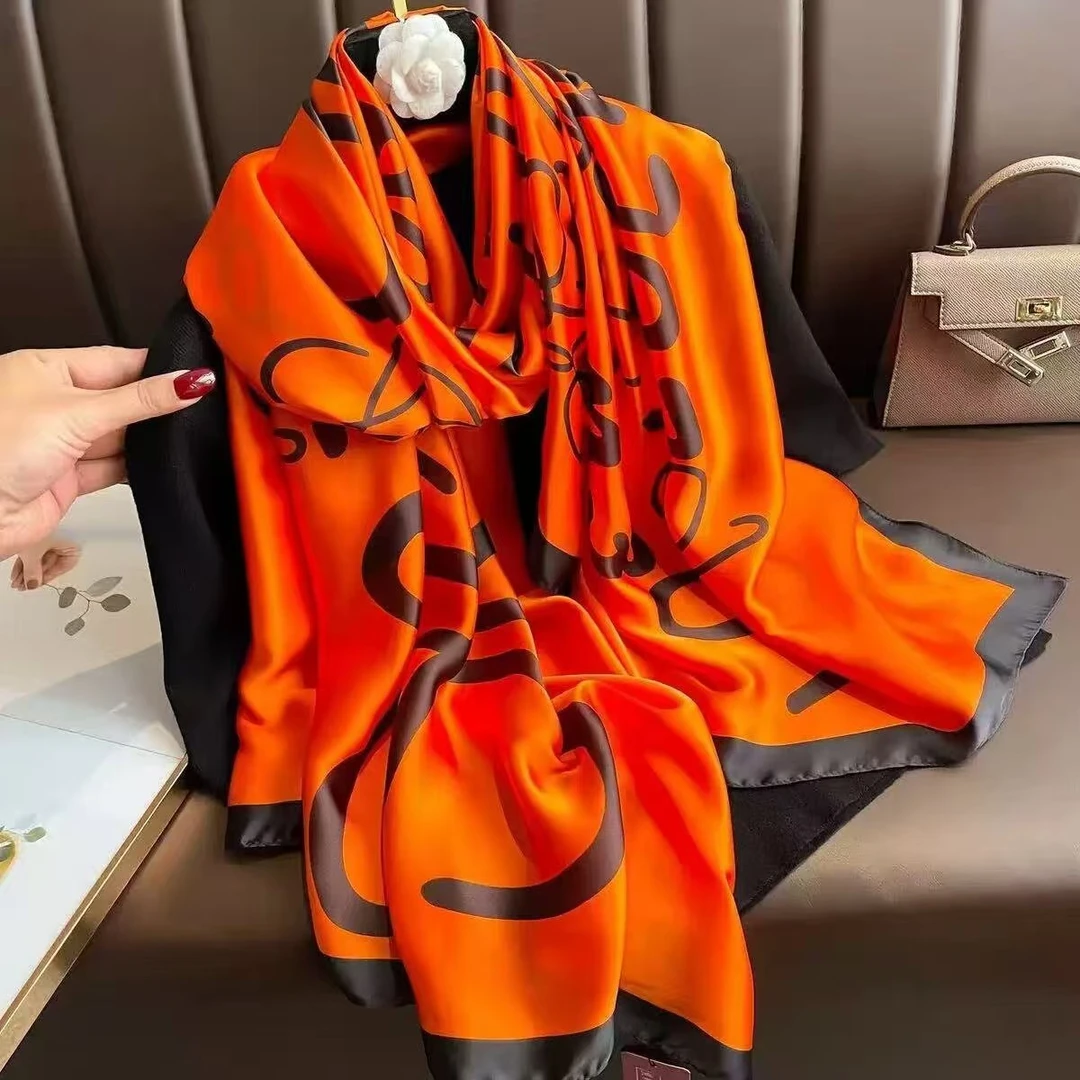 TSPACHT香港啄木鸟 高档民族风气质百搭时尚洋气出片长款丝巾-05