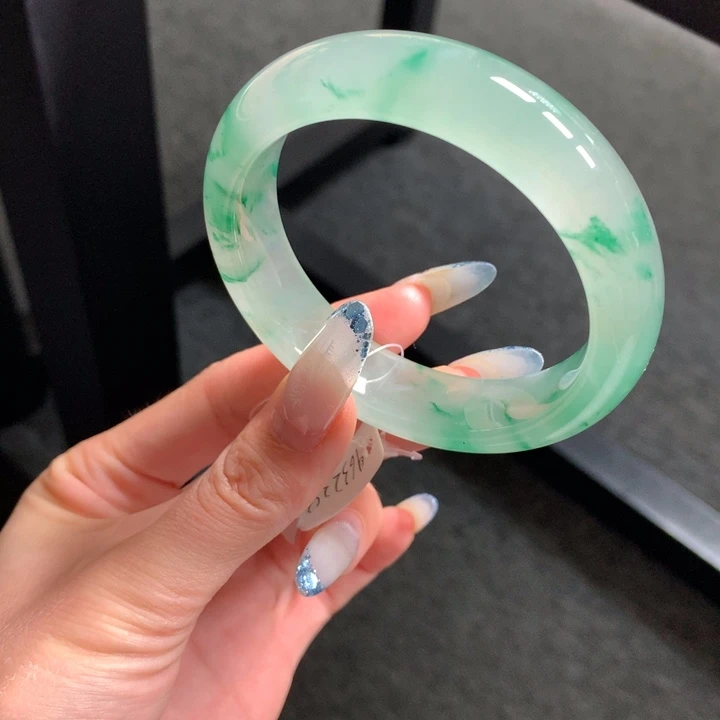 石英质玉未镶嵌手镯