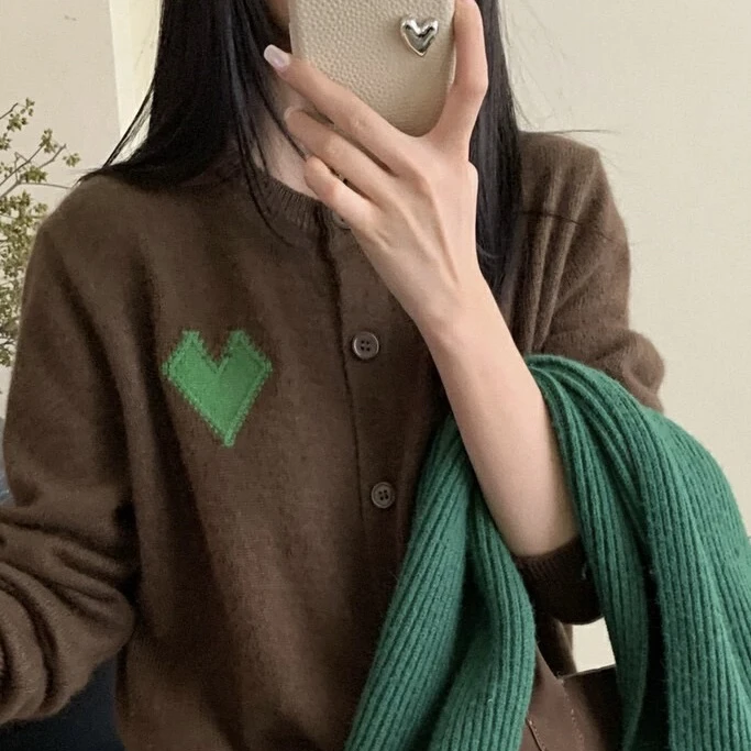 8911爱心开衫毛衣针织衫