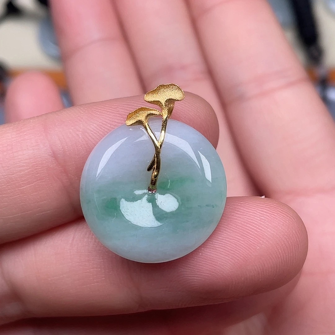翡翠未镶嵌颈饰平安扣