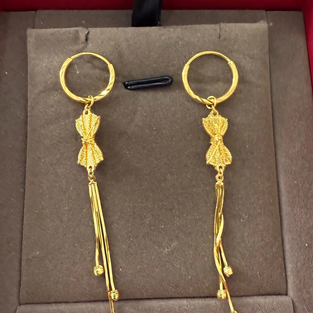 Chow Tai Seng/周大生蝴蝶结带蛇骨流苏足金耳圈 4.5g 123号