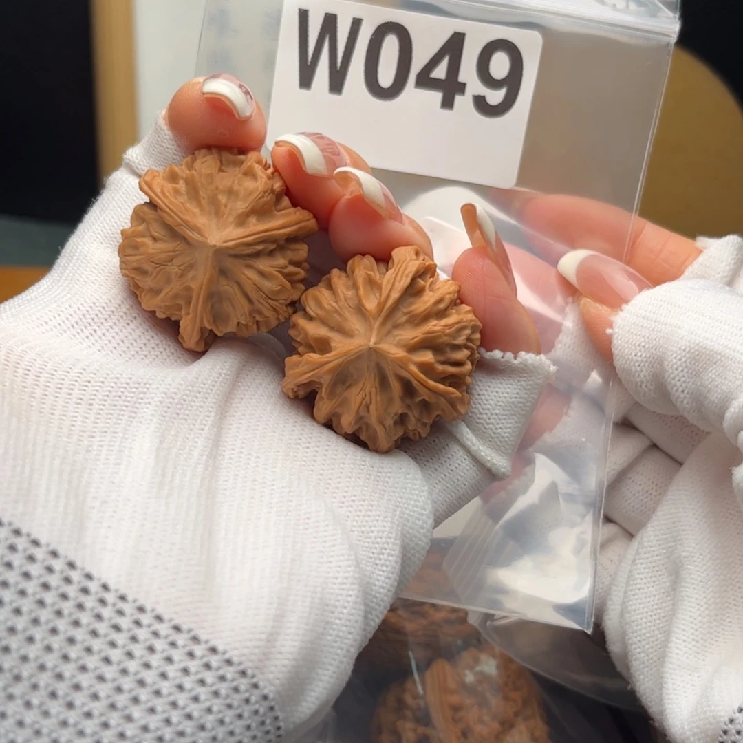 文玩核桃把件33岐山三棱w049