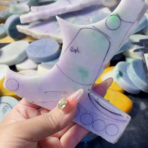 翡翠裸石千**行翡翠原石