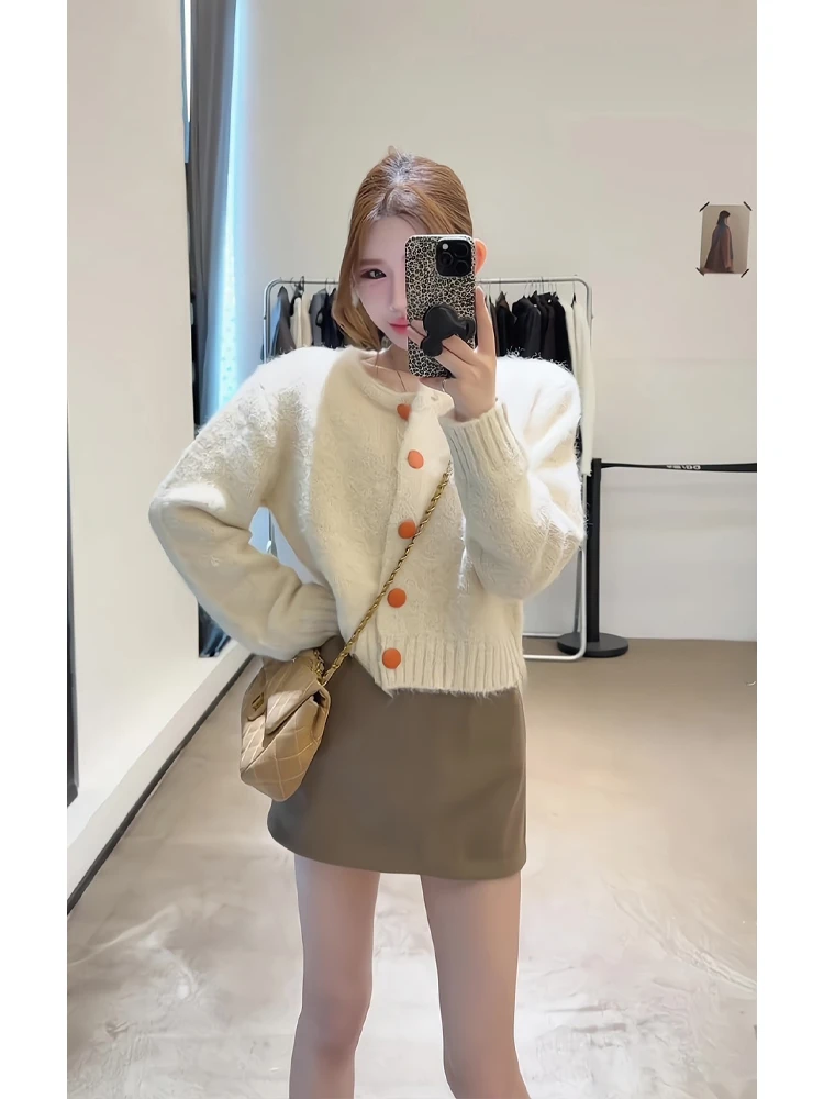 秋季韩系穿搭一整套女2025年新款小香风百搭白色毛衣半身裙两件套