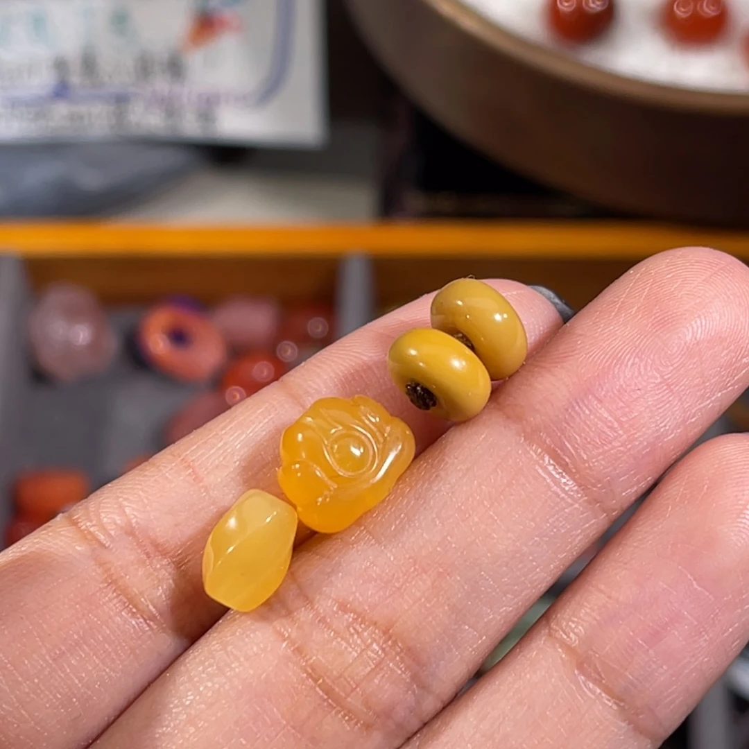 石英质玉（黄龙玉）未镶嵌火焰莲花 +面包圈+纽棱珠 不换退