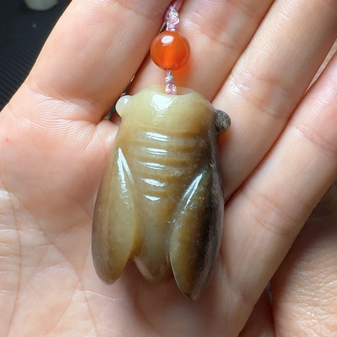 和田玉未镶嵌把件