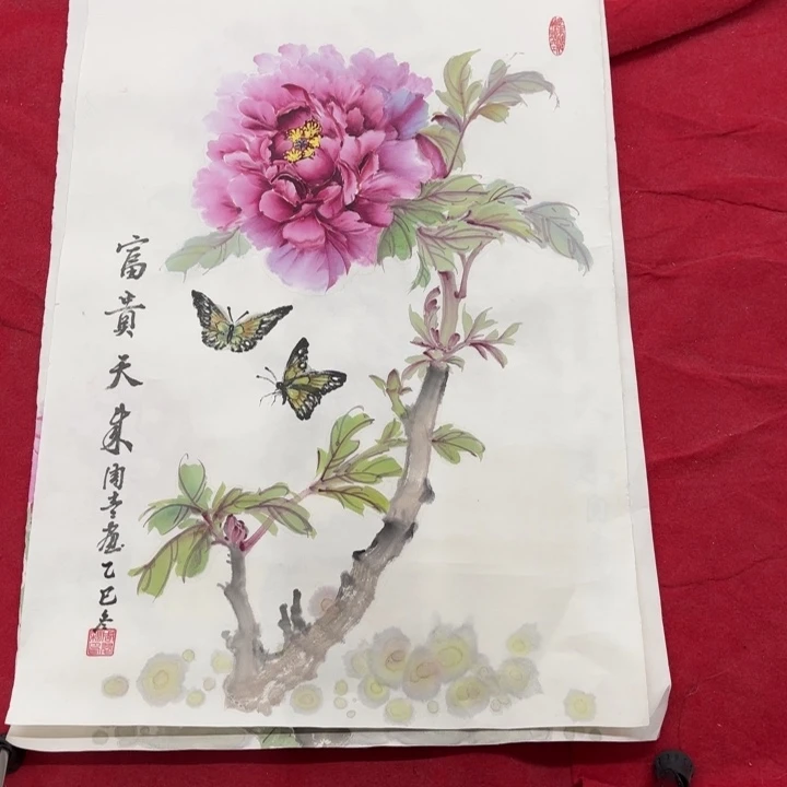 国画花鸟等图案和造型各有