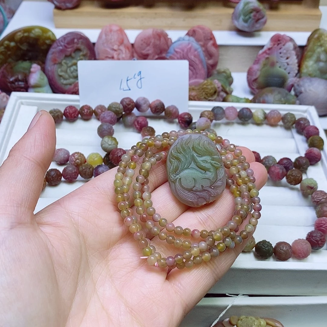 玛瑙/玉髓盐源玛瑙吊坠未镶嵌