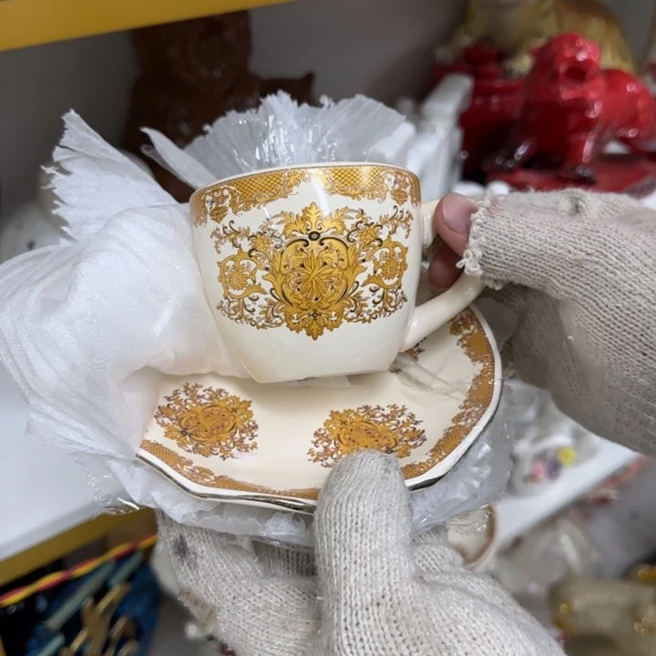 三***妹瓷片陶瓷工艺花瓶摆件