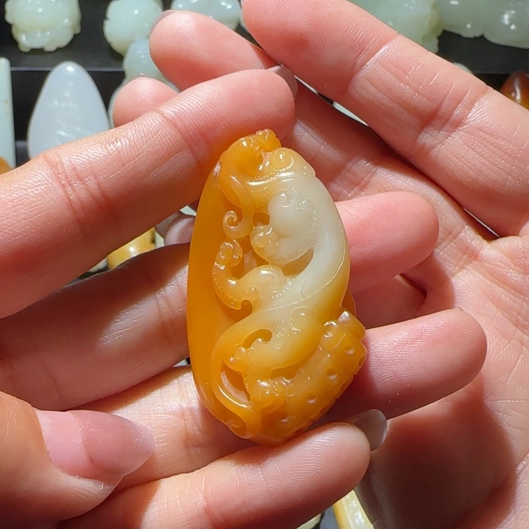 超***和田玉未镶嵌颈饰