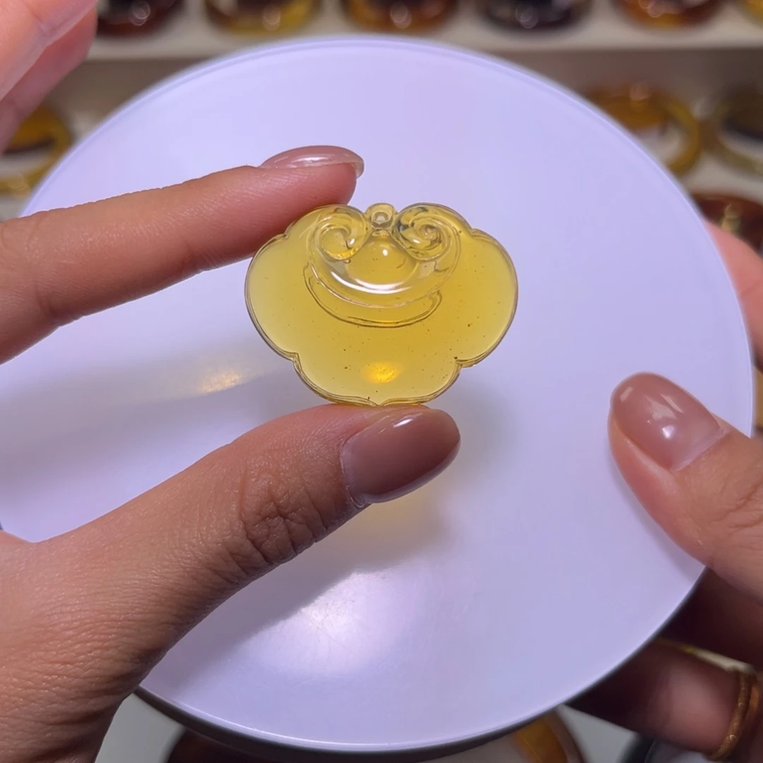 未镶嵌琥珀手镯如意吊坠