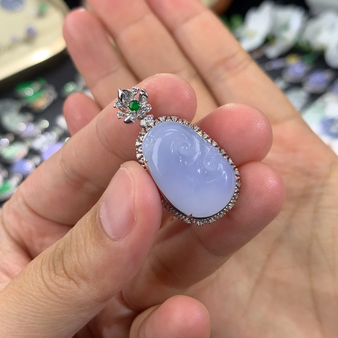 燕***痕翡翠18K金镶嵌吊坠(不含链)紫如意