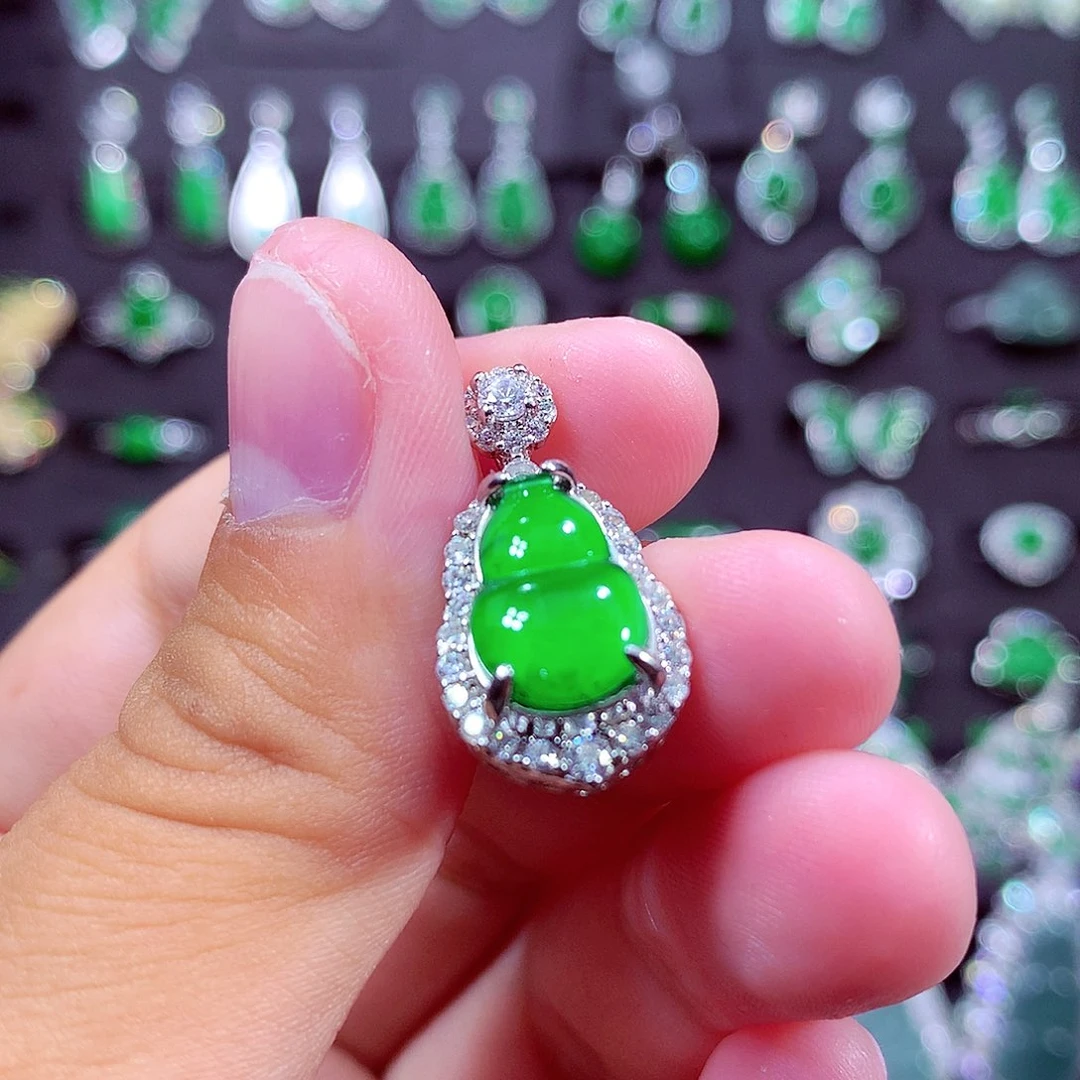 颈饰未镶嵌翡翠天然