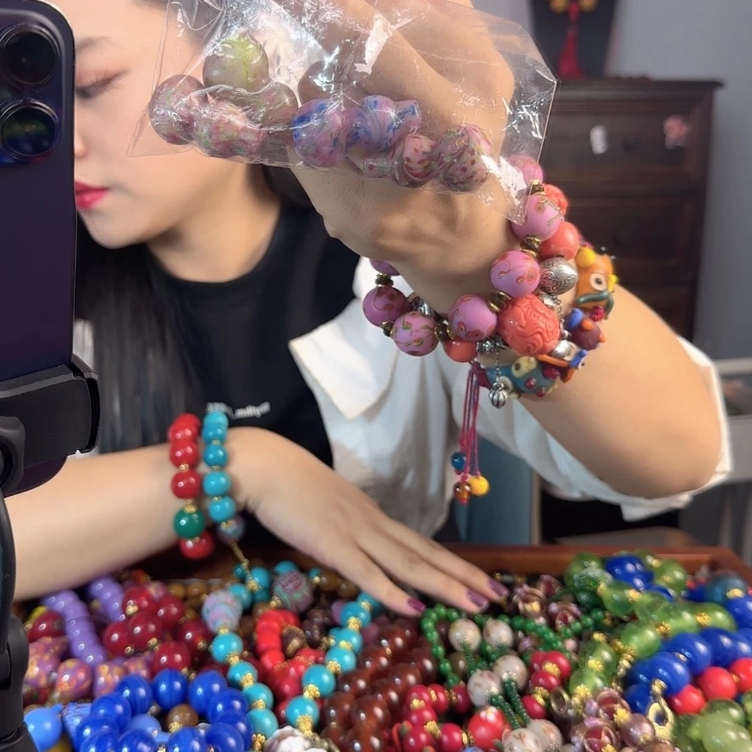 玻璃颈饰大*老琉璃的故事是一场的开始