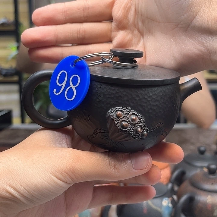 125毫升纯手工锤纹堆雕大口石瓢壶