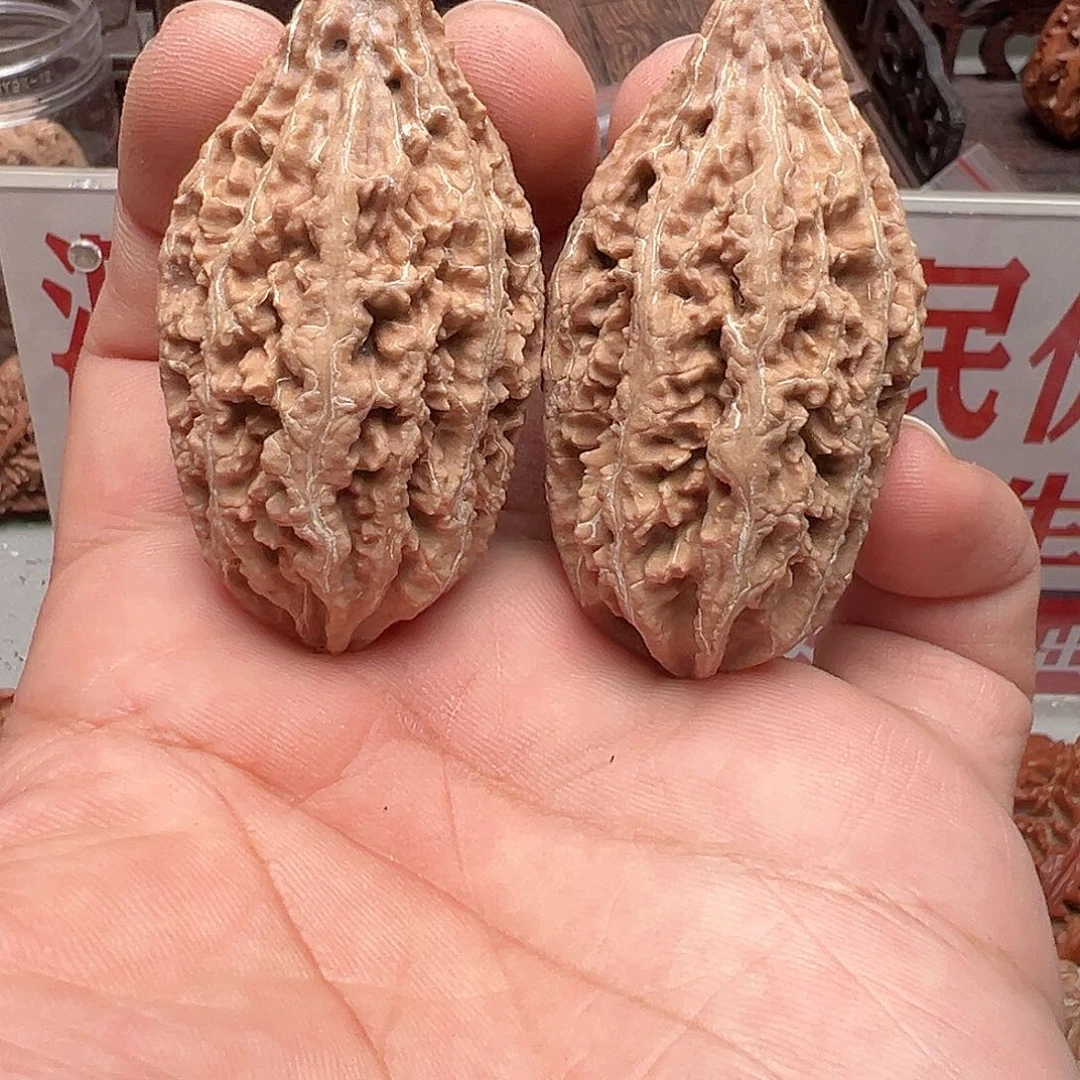 文玩核桃吊坠蚂蚁枪