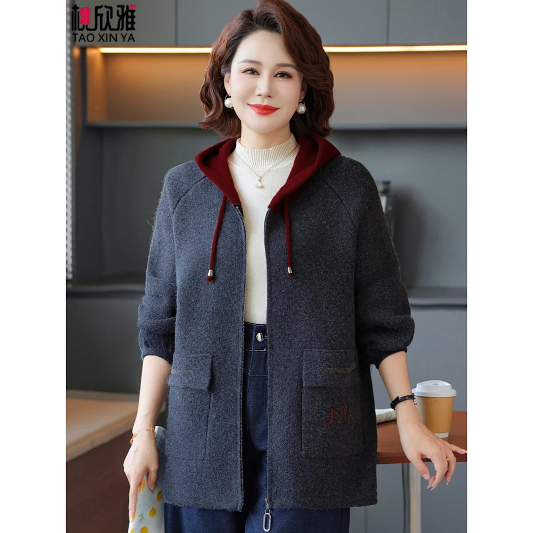 妈妈秋装外套2025新款阔太太洋气上衣中老年女装春秋连帽风衣50岁